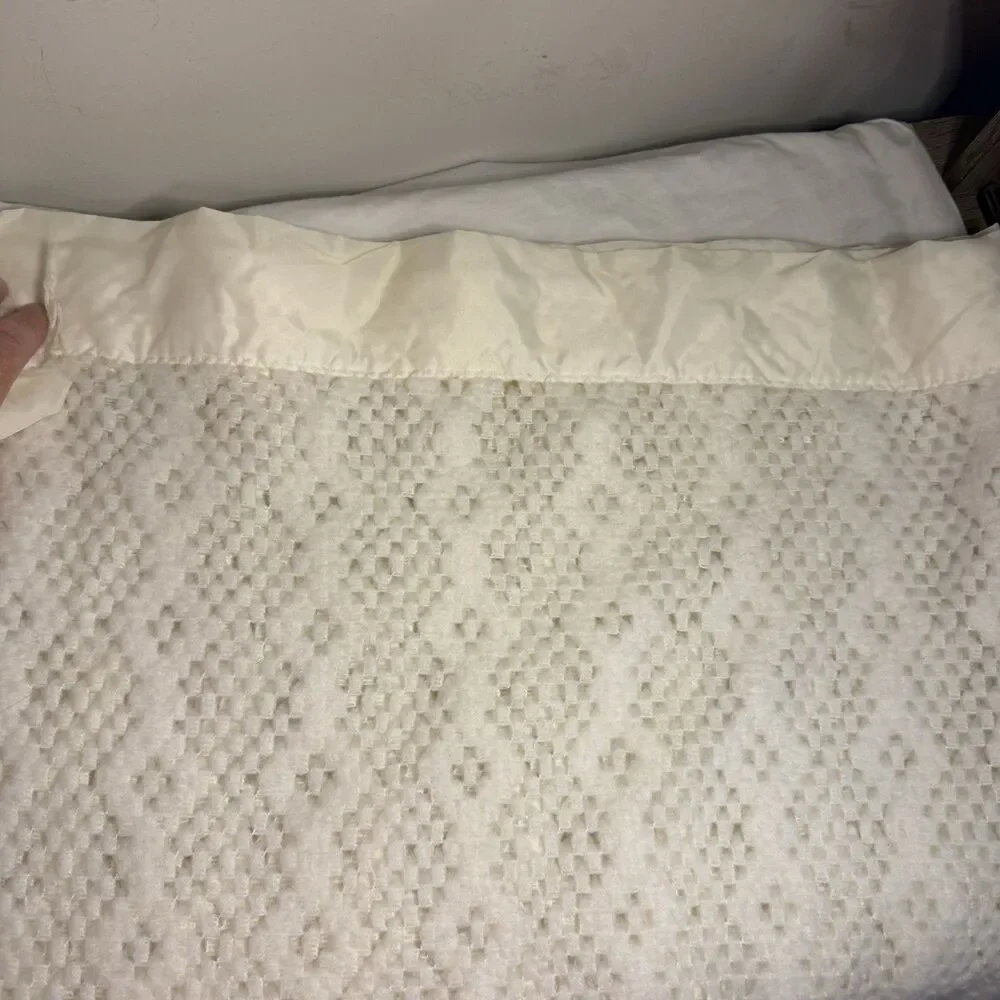 N/A vintage cream